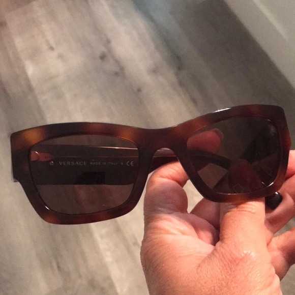 Authentic Versace brown sunglasses - Picture 4 of 10